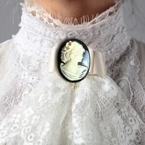 Vintage Lucite Victorian Style Cameo Black & Goldtone Brooch Pin